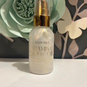 ⭐️ Ellen Tracy Vitamin C Ultra Illuminating Body Oil